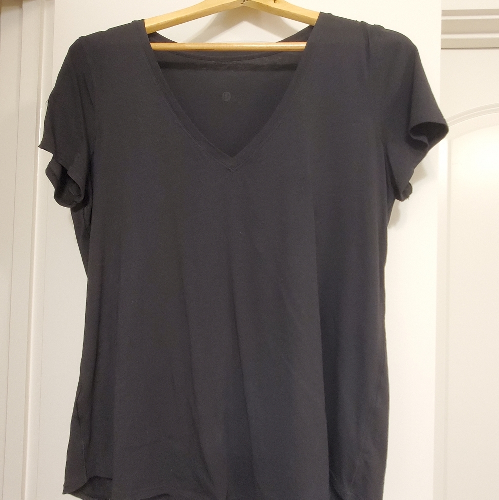 Lulu Love Tee V Neck Black Size 10